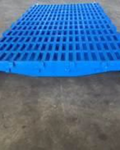 Plastic beam for pig slatted floor 35x100x2400mm